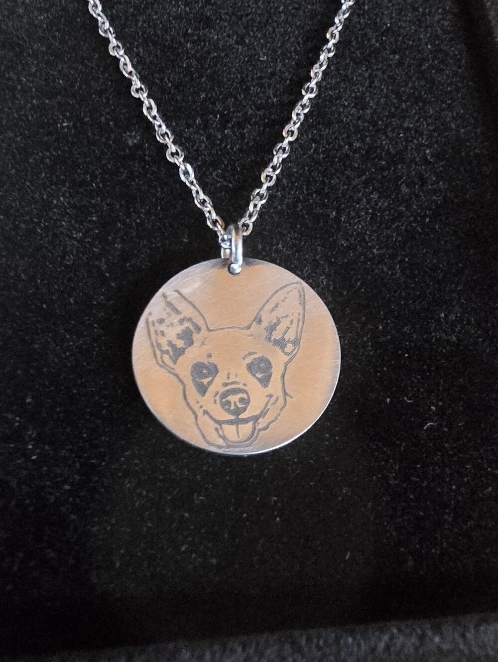 New PawFurEver Silver Tones Laser Etched Chihuahua Pendant